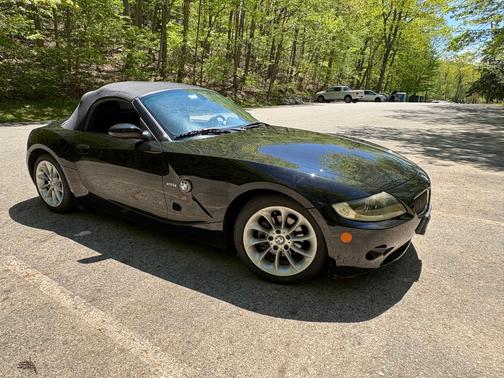 Black 2005 BMW Z4 2.5i Roadster