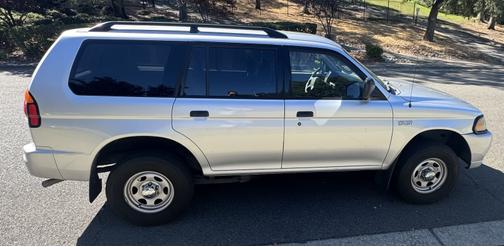 2003 Mitsubishi Montero Sport ES