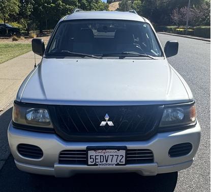 2003 Mitsubishi Montero Sport ES