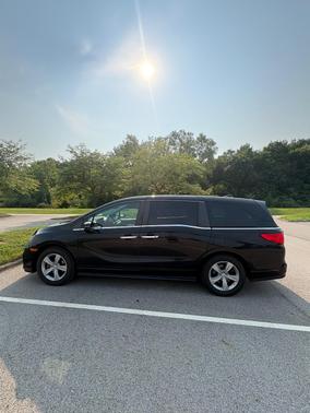 Black 2018 Honda Odyssey EX