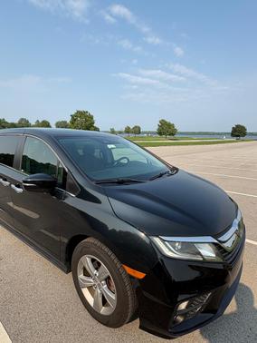 Black 2018 Honda Odyssey EX
