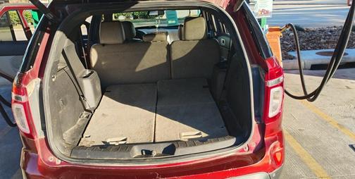 Red 2014 Ford Explorer XLT