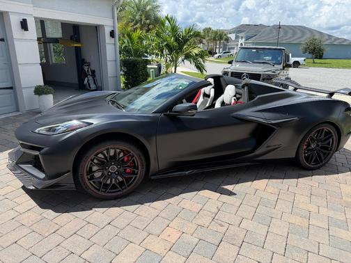 Black 2023 Chevrolet Corvette Z06 w/3LZ