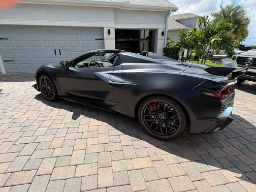 Black 2023 Chevrolet Corvette Z06 w/3LZ