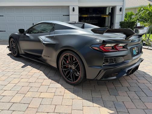 Black 2023 Chevrolet Corvette Z06 w/3LZ