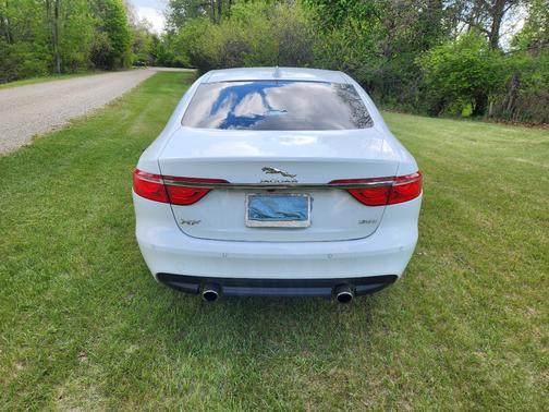 White 2016 Jaguar XF 35t Prestige