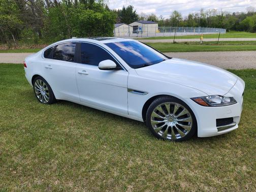 White 2016 Jaguar XF 35t Prestige