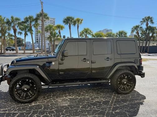 2013 Jeep Wrangler Unlimited Sahara