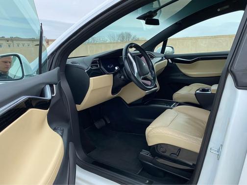 2016 Tesla Model X 90D