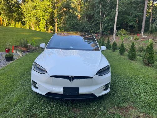 White 2016 Tesla Model X 90D