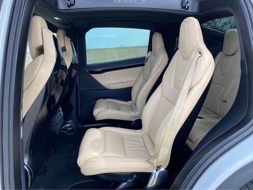 2016 Tesla Model X 90D
