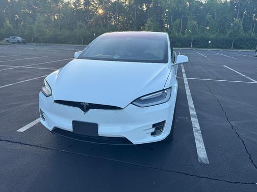 White 2016 Tesla Model X 90D