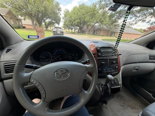Blue 2007 Toyota Sienna XLE