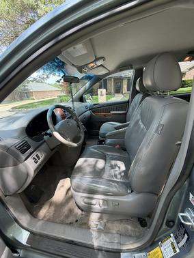 Blue 2007 Toyota Sienna XLE