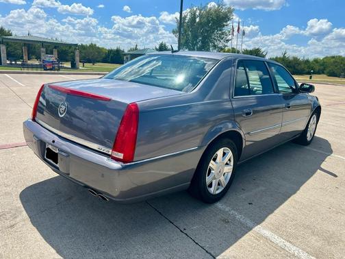 Gray 2007 Cadillac DTS Luxury