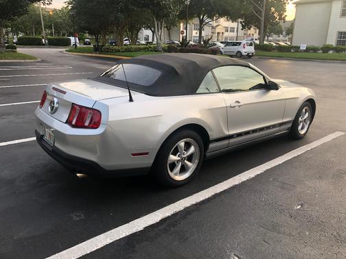 2010 Ford Mustang Base