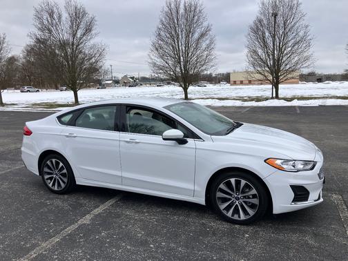 2020 Ford Fusion SE
