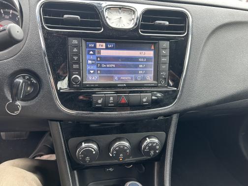 2012 Chrysler 200 Touring
