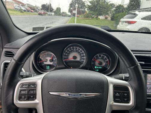 2012 Chrysler 200 Touring