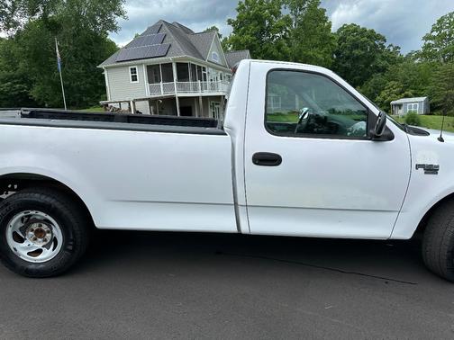 White 1998 Ford F-150 Base