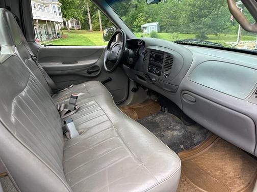 White 1998 Ford F-150 Base