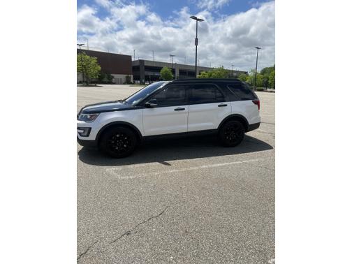 Photo 3 of 9 of 2017 Ford Explorer Sport
