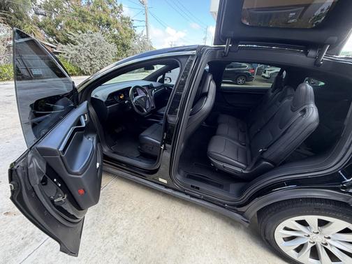 2018 Tesla Model X 75D