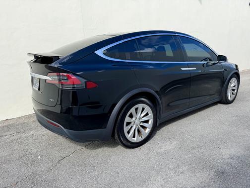 2018 Tesla Model X 75D