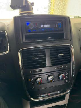 White 2013 Dodge Grand Caravan SE