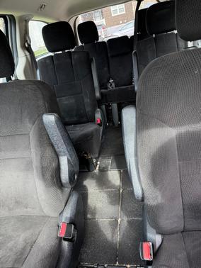 White 2013 Dodge Grand Caravan SE
