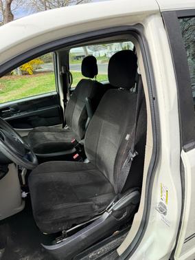 White 2013 Dodge Grand Caravan SE
