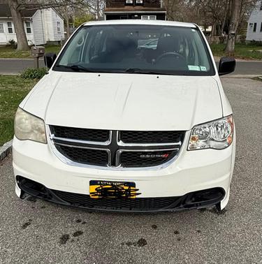 White 2013 Dodge Grand Caravan SE