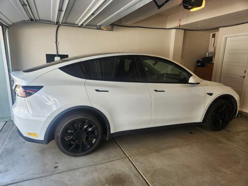 White 2022 Tesla Model Y Long Range