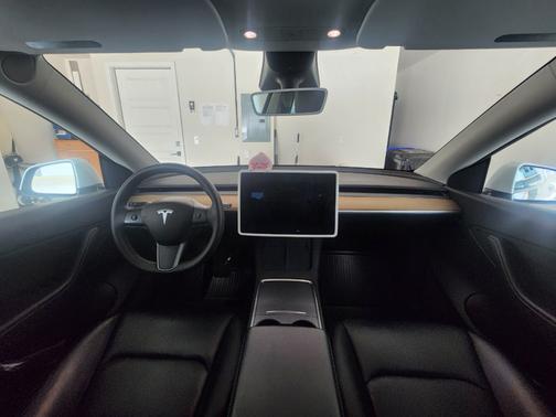 White 2022 Tesla Model Y Long Range