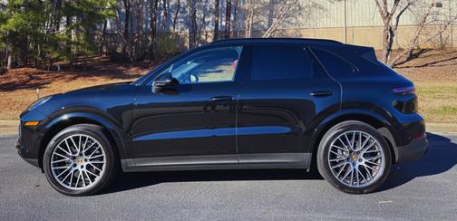 Black 2023 Porsche Cayenne Cayenne Platinum Edition