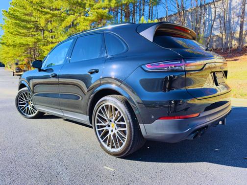 Black 2023 Porsche Cayenne Cayenne Platinum Edition
