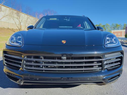 Black 2023 Porsche Cayenne Cayenne Platinum Edition