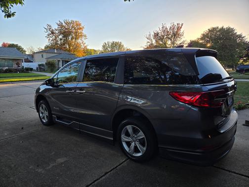Silver 2019 Honda Odyssey EX-L
