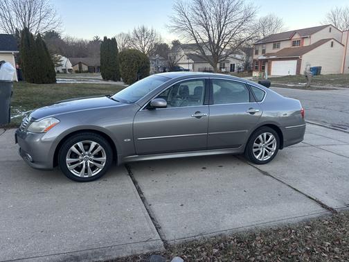 2009 INFINITI M35 x