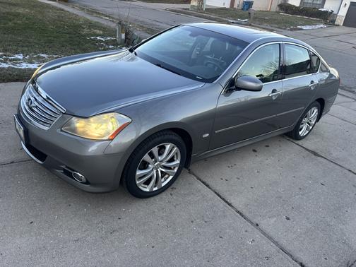 2009 INFINITI M35 x