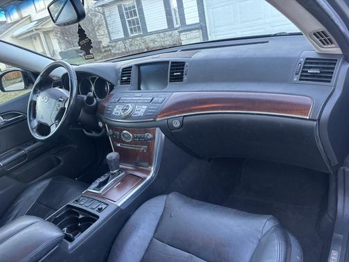 2009 INFINITI M35 x