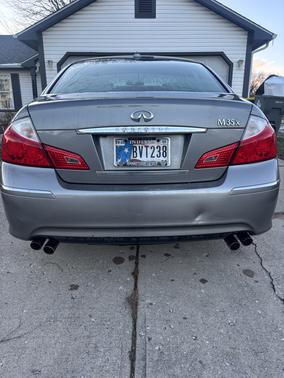 2009 INFINITI M35 x