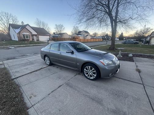 2009 INFINITI M35 x