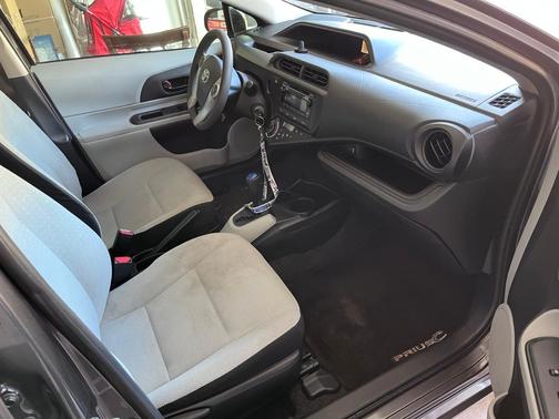 Gray 2012 Toyota Prius c Four