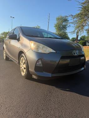 Gray 2012 Toyota Prius c Four