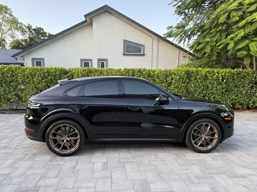 Black 2026 Porsche Cayenne Cayenne GTS