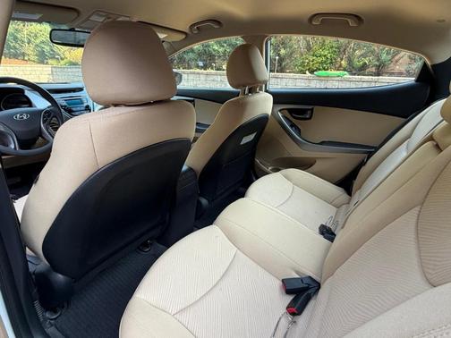 White 2013 Hyundai ELANTRA GLS