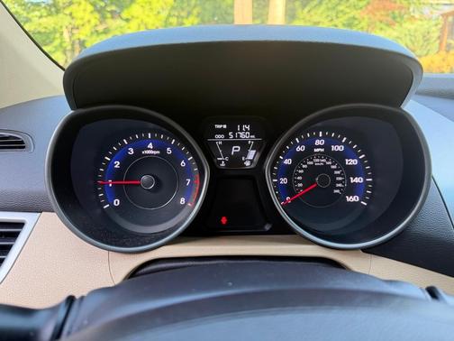 White 2013 Hyundai ELANTRA GLS