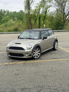 Gold 2007 MINI Cooper S Base