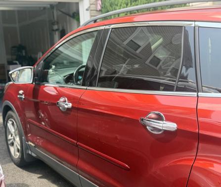 Red 2016 Ford Escape SE